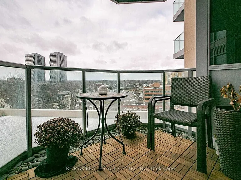 9 George St N #814 — Photo 10