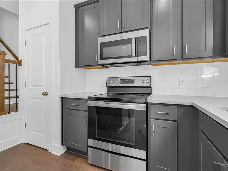6433 Scudders Dr — Photo 11