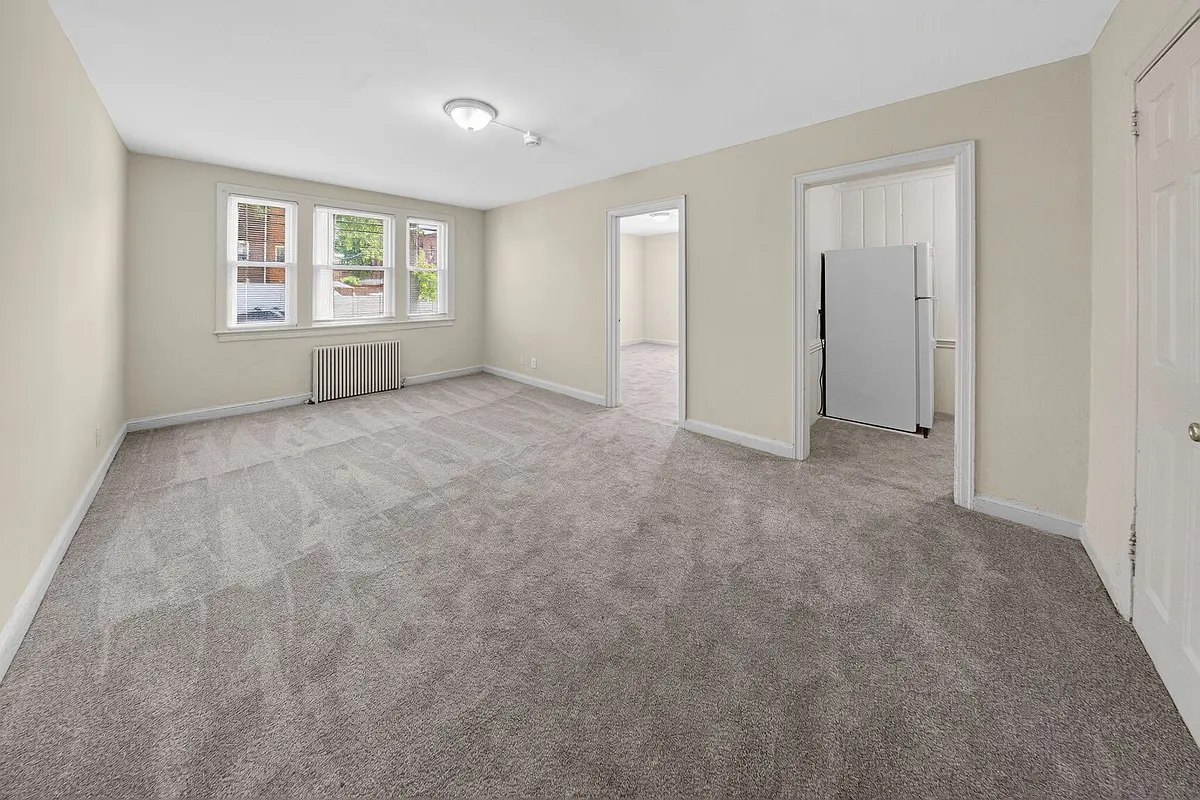 Building Photo - 301 Hamilton St NW #3