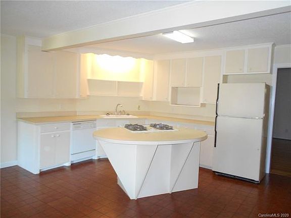 5th image of 8602 Crestview Dr