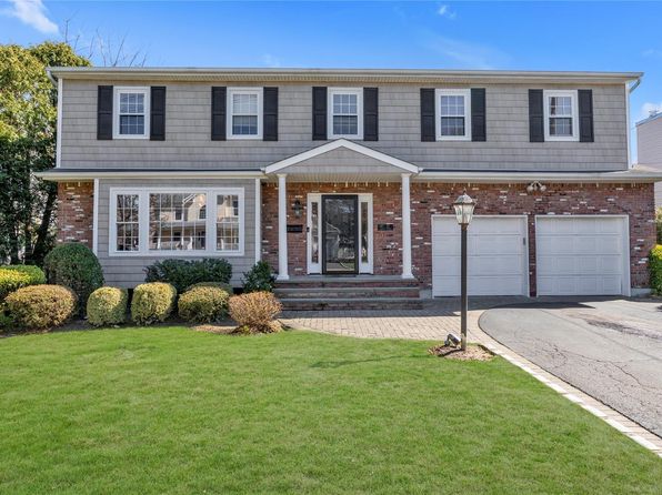 21 Chestnut Avenue, Glen Head, NY 11545