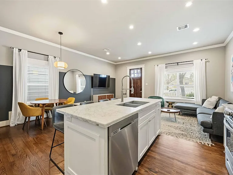 1006 Enid St #B — Photo 8