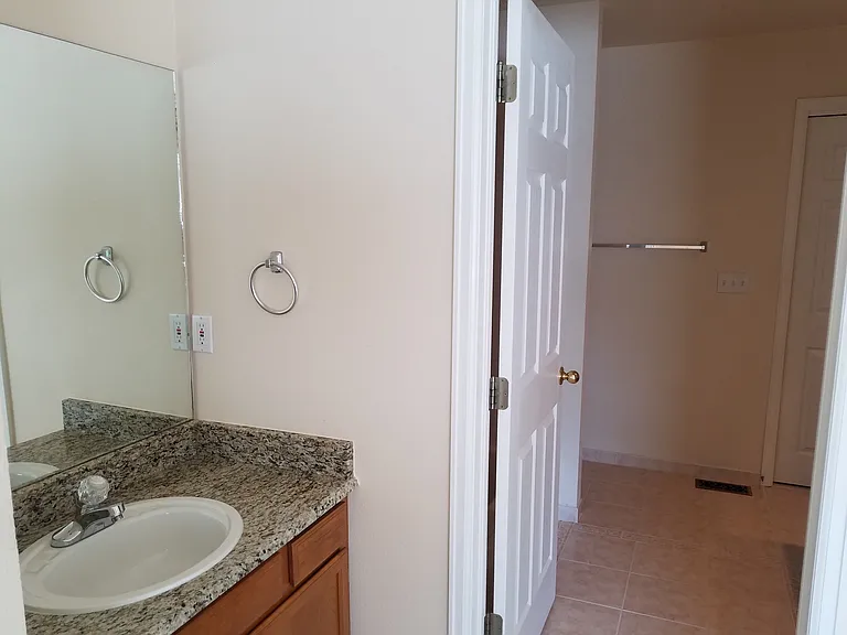 500 Lashley St #16 — Photo 13