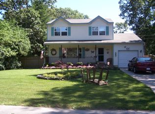 14 Linden Ln, Shirley, NY 11967