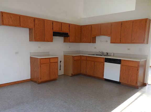 5th image of 2730 E Goodrich Ave