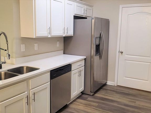3rd image of 4950 Key Lime Dr #104