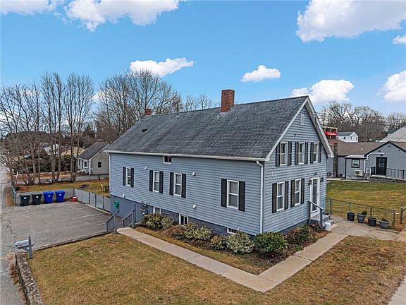 2nd image of 596 Metacom Ave