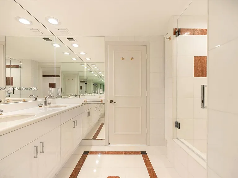 155 Ocean Lane Dr #600 — Photo 16