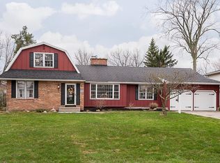 92 Carriage Hl E, Williamsville, NY 14221