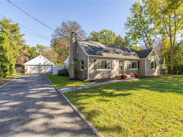 626 Dewitt Rd, Webster, NY 14580