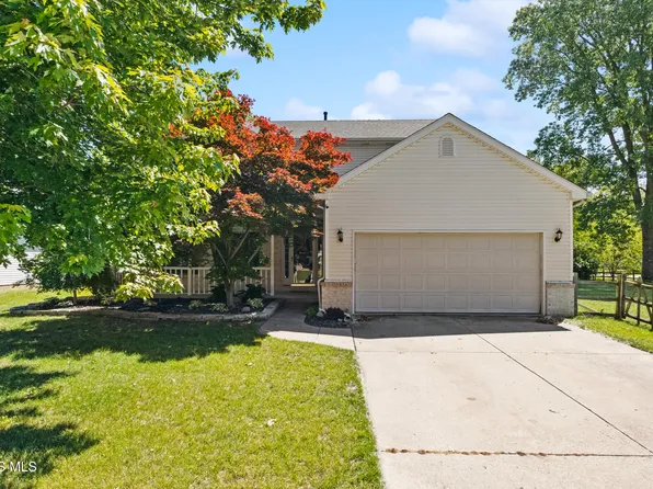 4116 Meadow Green Dr, Sylvania, OH 43560