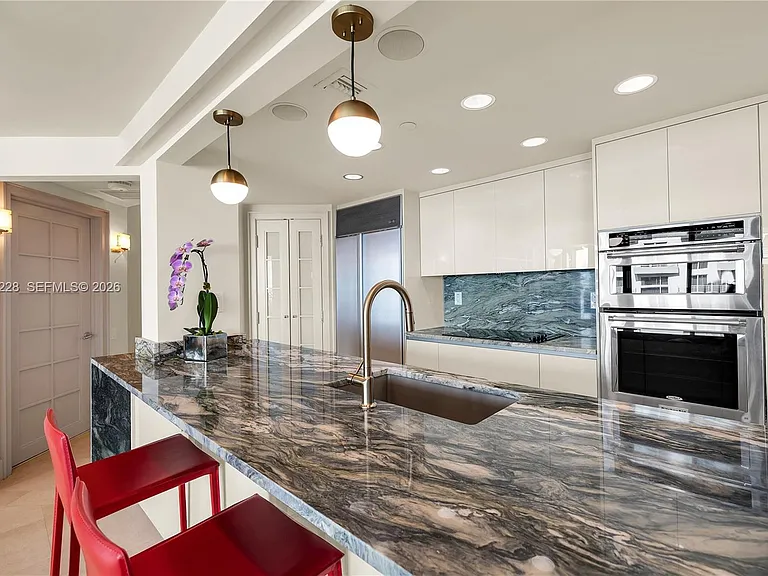 1500 Ocean Dr #1005 — Photo 13