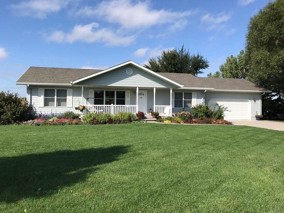 1st image of 301 Pineywood Ln
