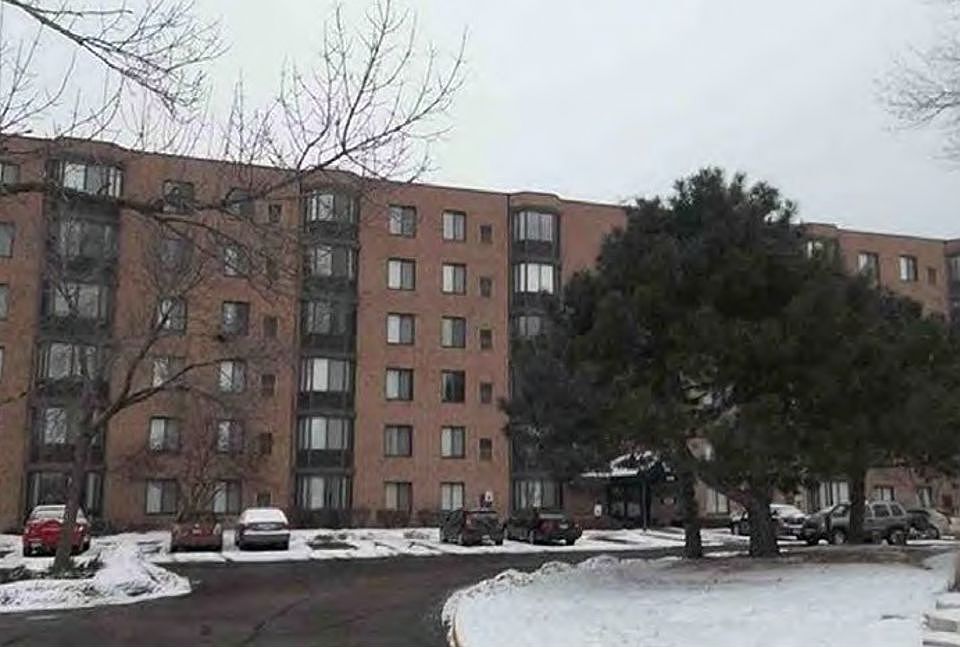 2nd image of 606 E Woodland Park #211