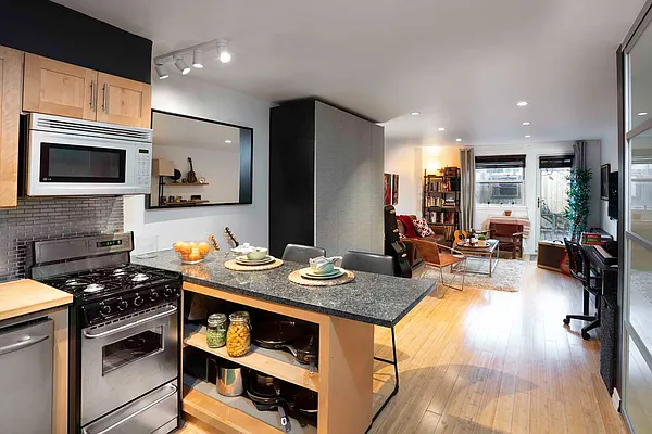 Sold by The InHouse Group | media 9