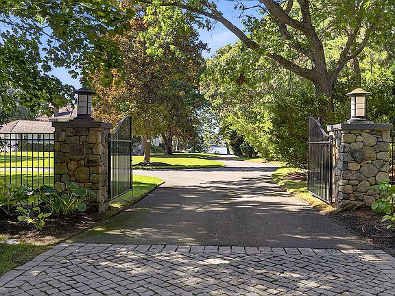 3rd image of 143 Bayberry Way