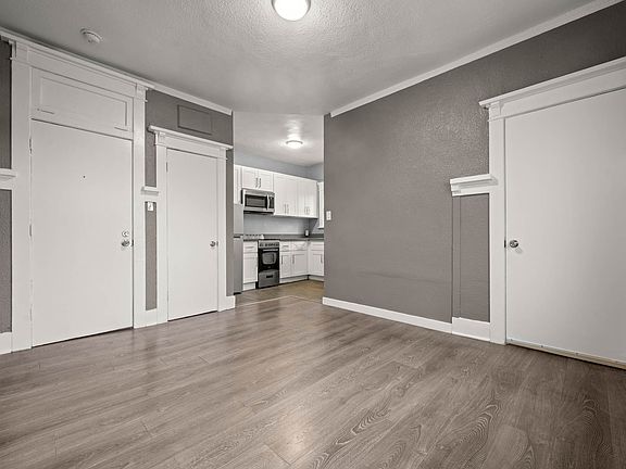 4th image of 2422 Sichel St #60695d2cd