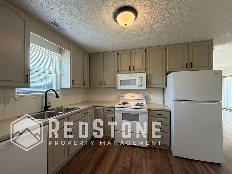 3138 Whitesell Dr #C — Photo 13