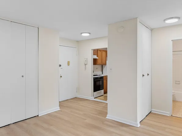 150-38 Union Turnpike image 2 of 13