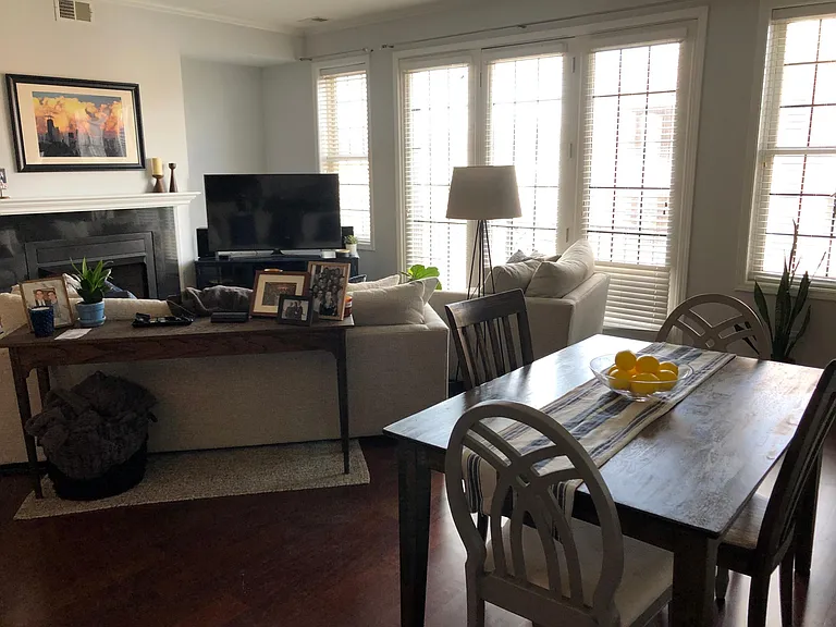 1123 W Belmont Ave #3 — Photo 3