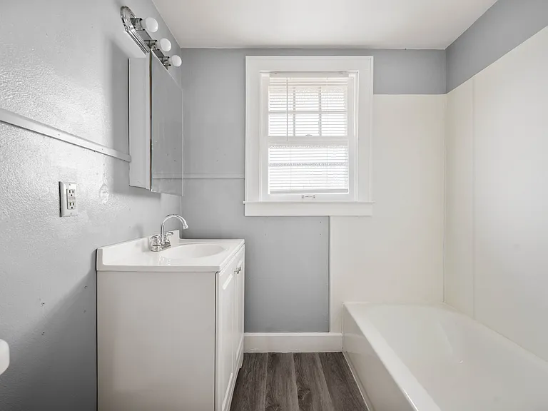 715 S Main St #715 — Photo 7