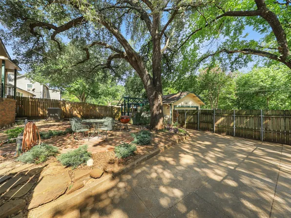 1119 W Walker St, Denison, TX 75020