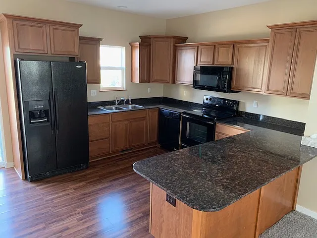 301 SE 11th St #105 — Photo 3