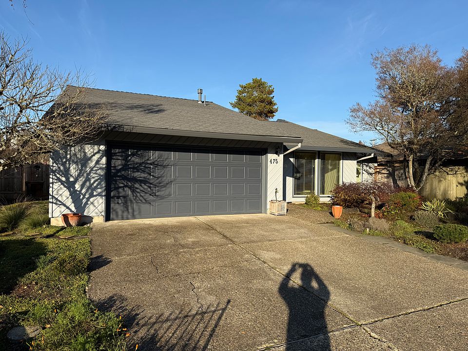 1st image of 475 NE Hillwood Dr
