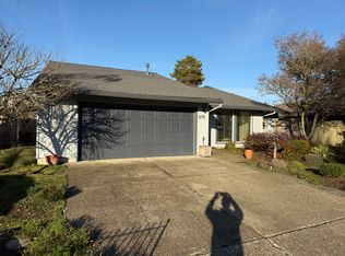 475 NE Hillwood Dr, Hillsboro, OR 97124