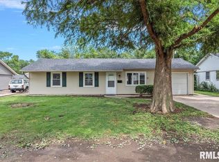 50 Downing Dr, Chatham, IL