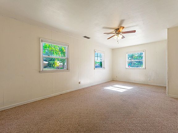 4th image of 3628 Huffman Blvd