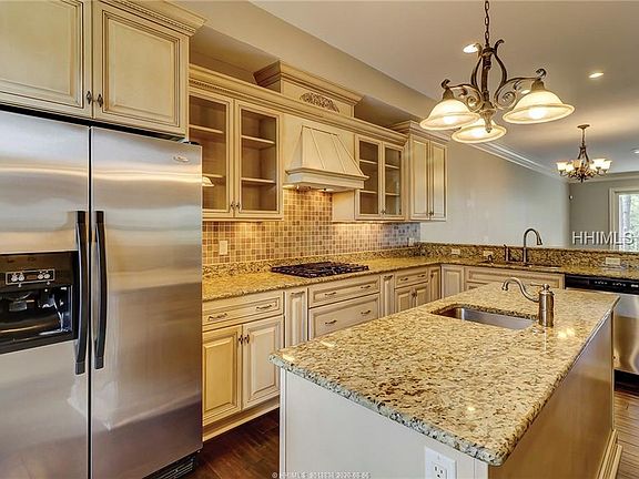 5th image of 42 Fuller Pointe Dr