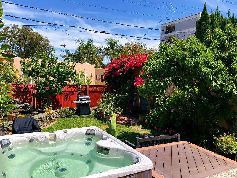 N Hamel Dr, Beverly Hills — Photo 3