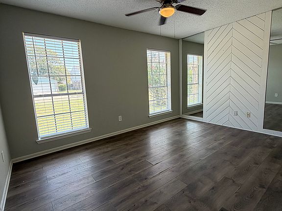 3rd image of 13427 Sable Ln