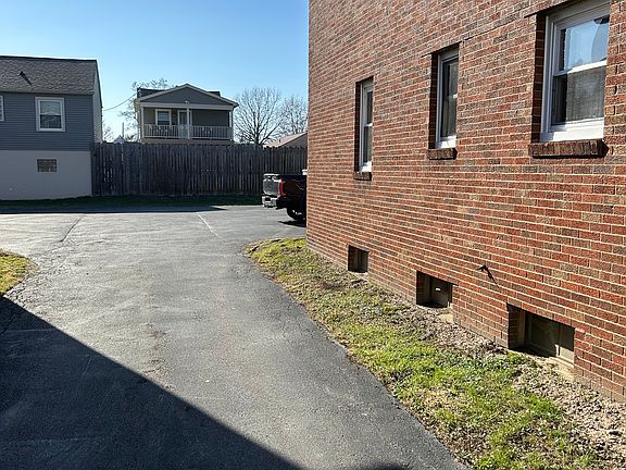 2nd image of 3 Saint James Pl APT 2