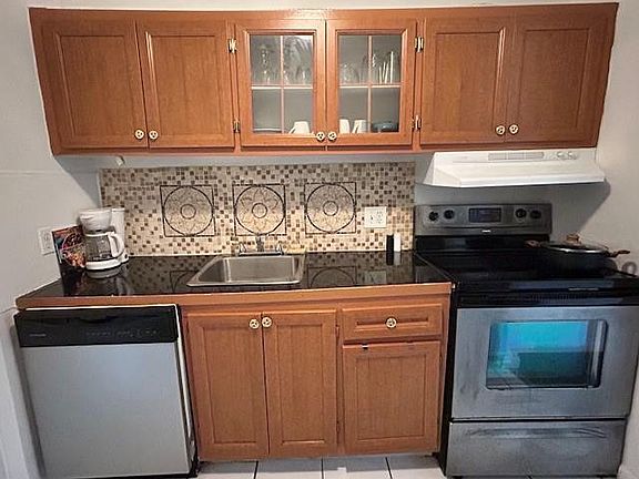3rd image of 850 E Commercial Boulevard #225c