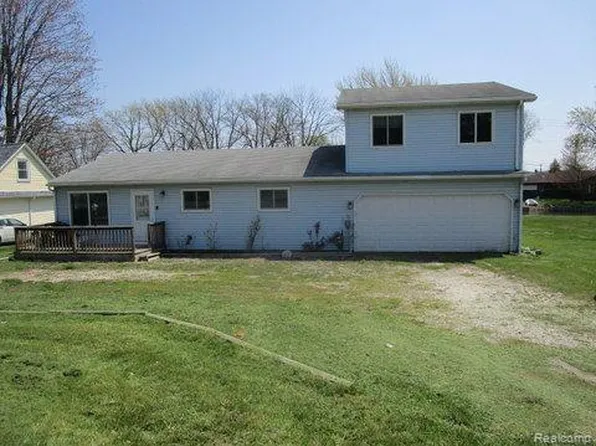 5601 River Rd, East China, MI 48054