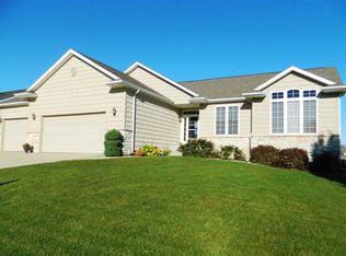 1311 Quail Ridge Rd, Cedar Falls, IA 50613