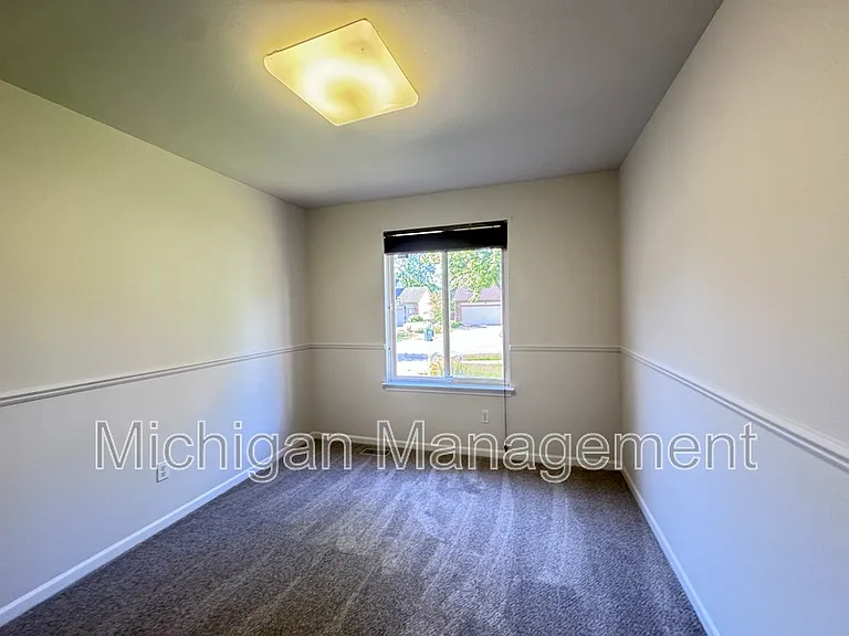 173 Algansee Dr — Photo 37
