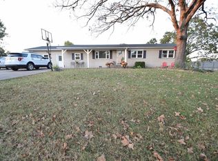 1019 E Redwood Ave, Sallisaw, OK 74955