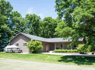 8563 Winncrest Rd, Neenah, WI 54956