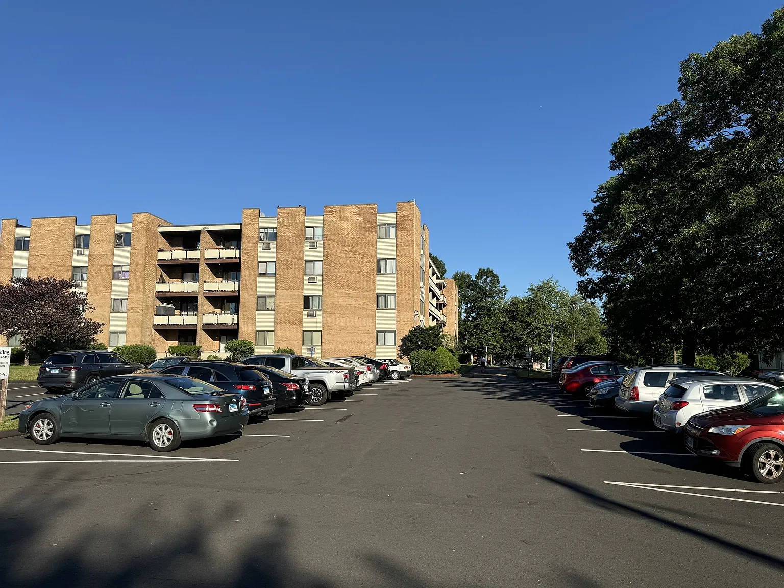 1 bed, 775 sqft, $1,700 — Photo 2