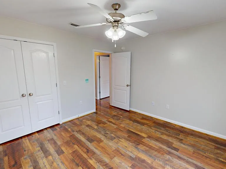 109 Mohegan Dr — Photo 12