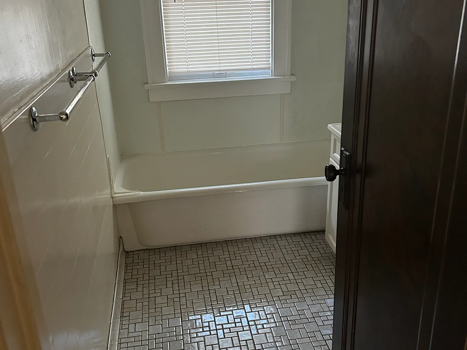 Manor Ct, Joliet — Photo 4