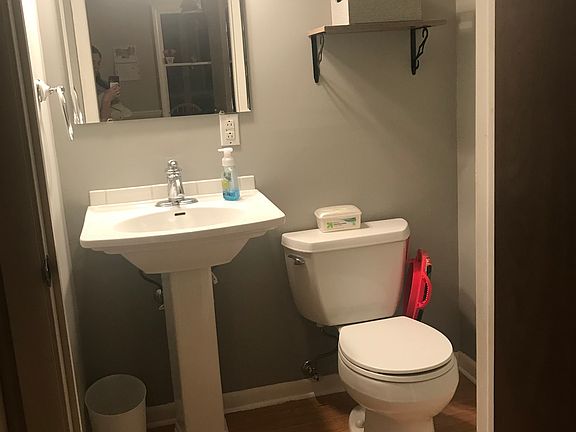 1st floor half bathroom