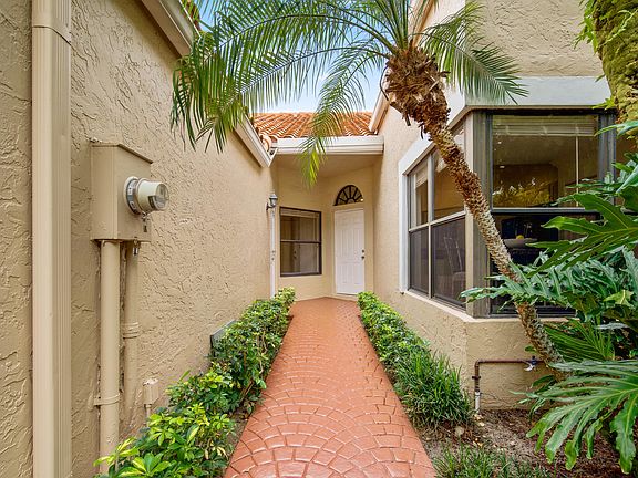 3rd image of 22675 Meridiana Drive