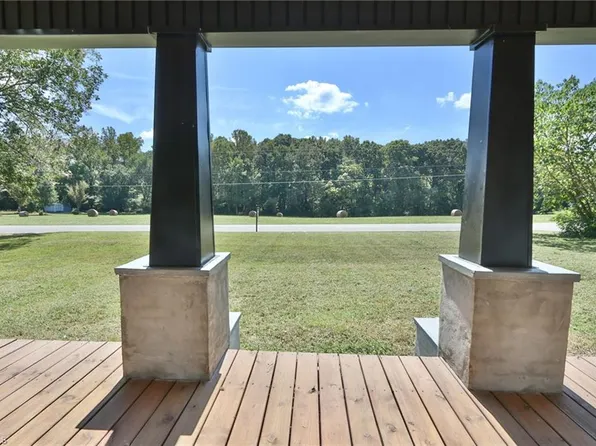 1826 N Oak Ridge Church Rd, Yadkinville, NC 27055