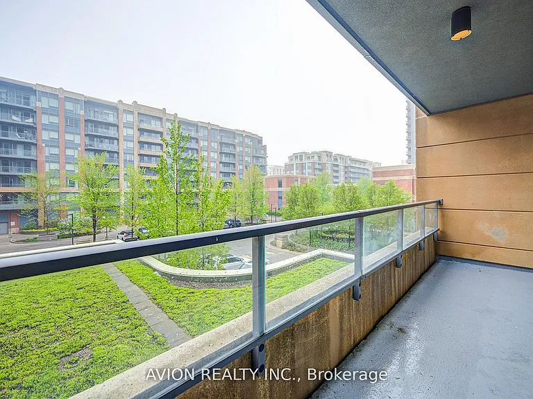 18 Uptown Dr #301 — Photo 16