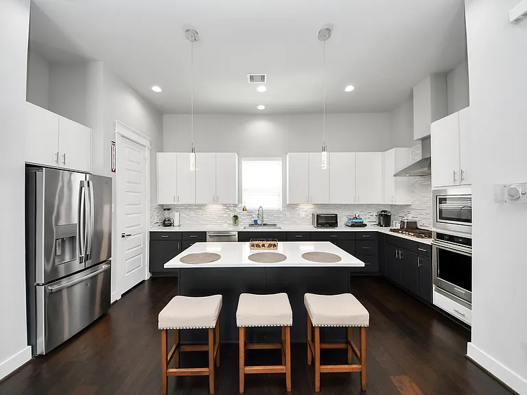 2116 Naomi St #C — Photo 13