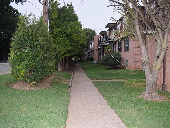 3rd image of 202 Flanders Ct #23